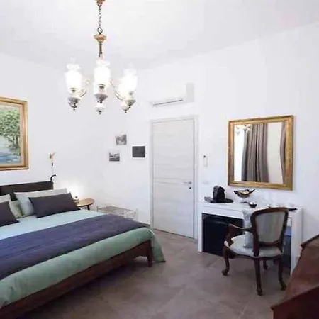 Porta Romana Bella Deluxe Hotel 3*